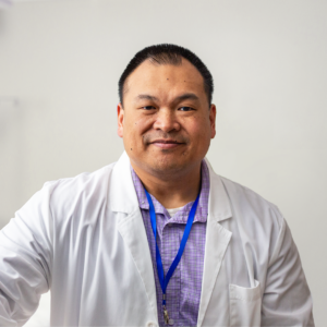 A posed headshot of cardiac inpatient pharmacist Robert Barcelona.